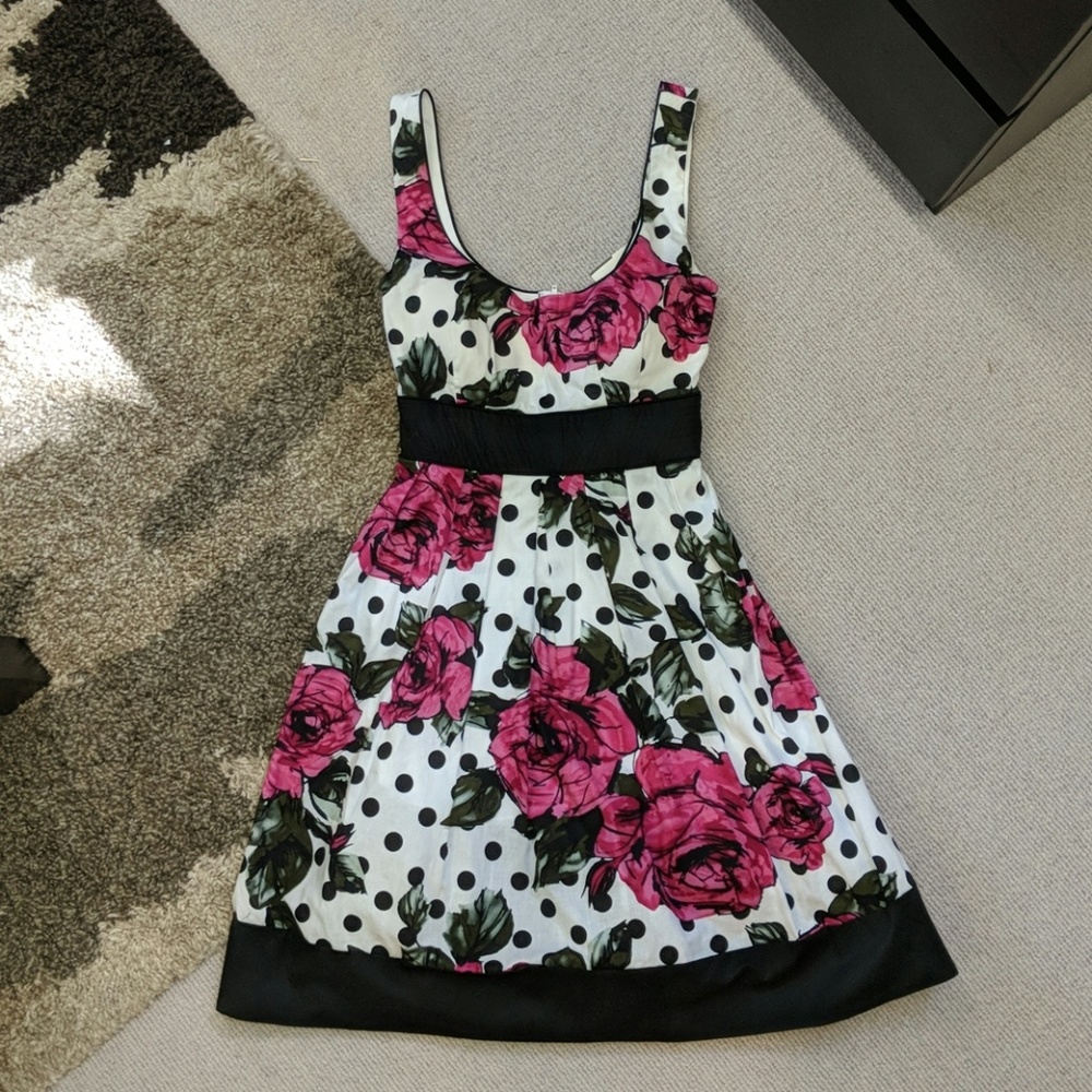 NWT City Triangles Floral Dress